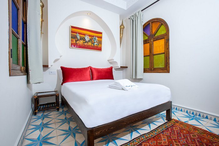 Riad L Evidence — Guest room