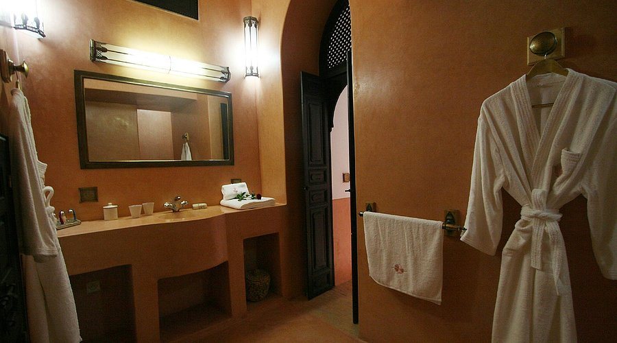 Riad les Orangers d Alilia Marrakech — Bathroom