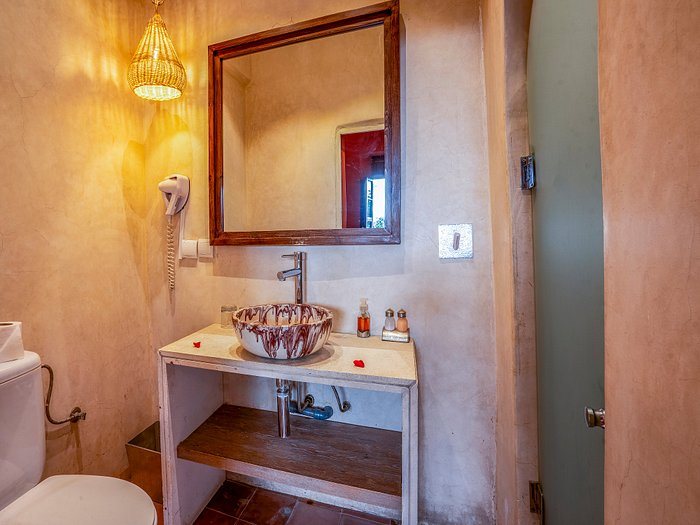 Riad Maialou Spa — Bathroom