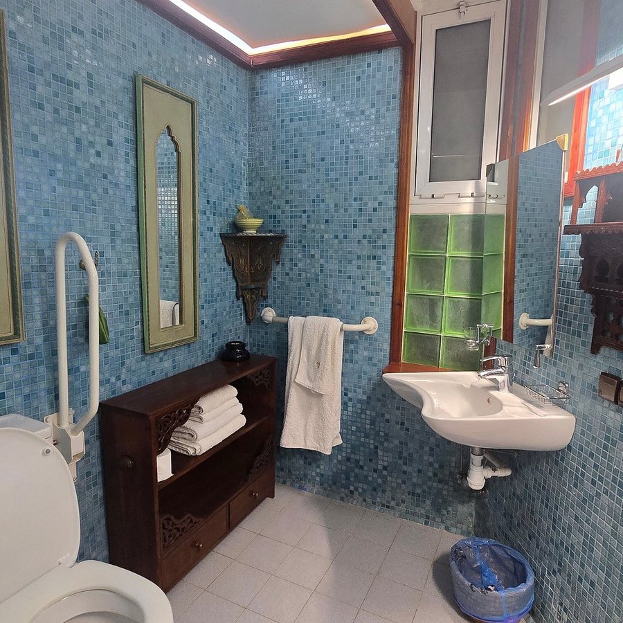 Riad Maison Arabo Andalouse — Bathroom
