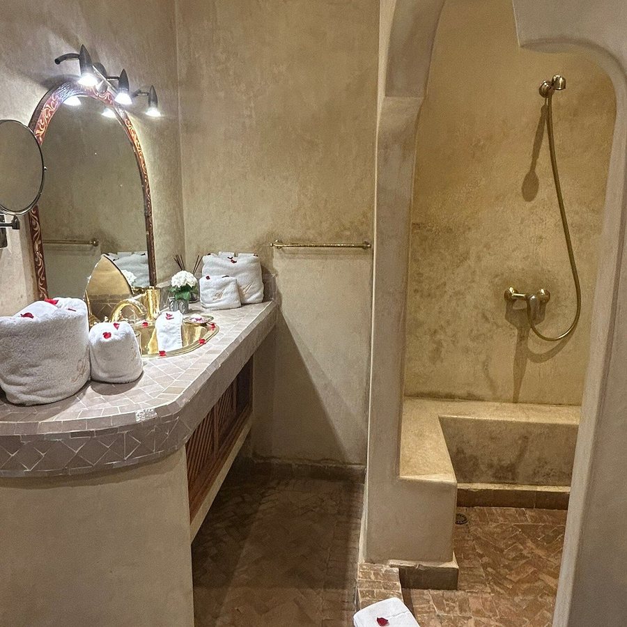 Riad Mariana — Bathroom