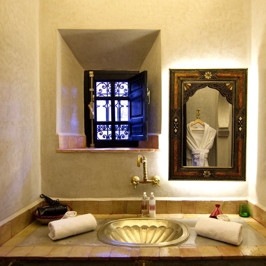 Riad Omara al Kasbah — Bathroom
