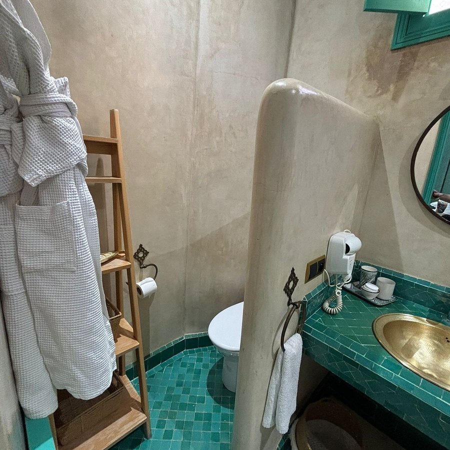 Riad Paradis Blanc — Bathroom