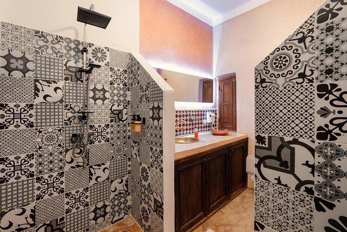 Riad Sidi Mimoune Spa — Bathroom