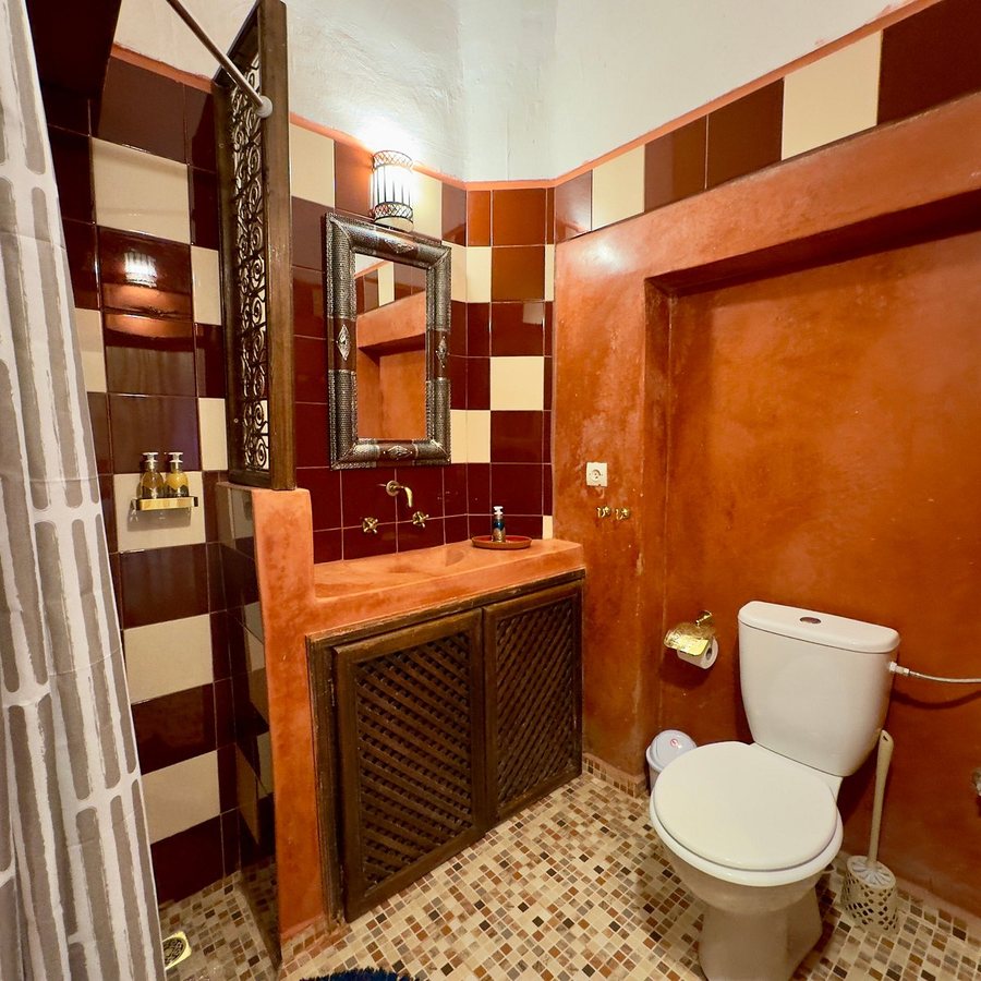 Riad Tajania — Bathroom