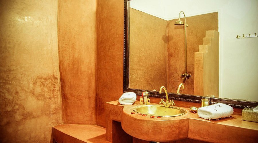 Riad Tchaikana — Bathroom