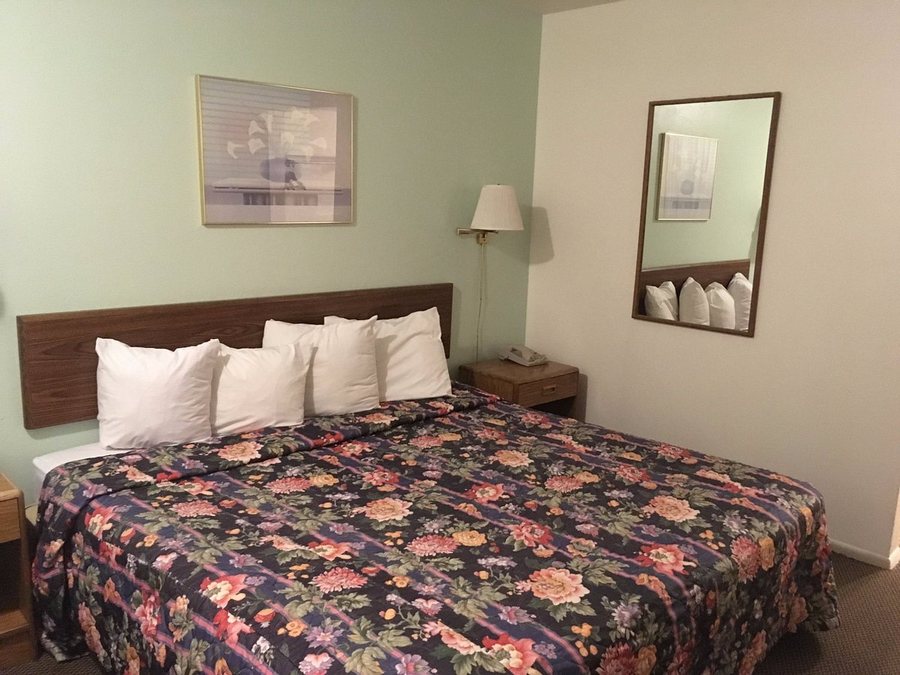 Richfield KOA — Guest room
