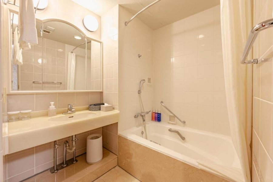 Richmond Hotel Tokyo Mejiro — Bathroom