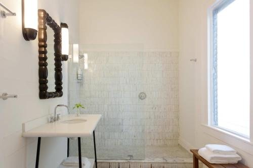 Ridley House Key West Historic Inns — Bathroom