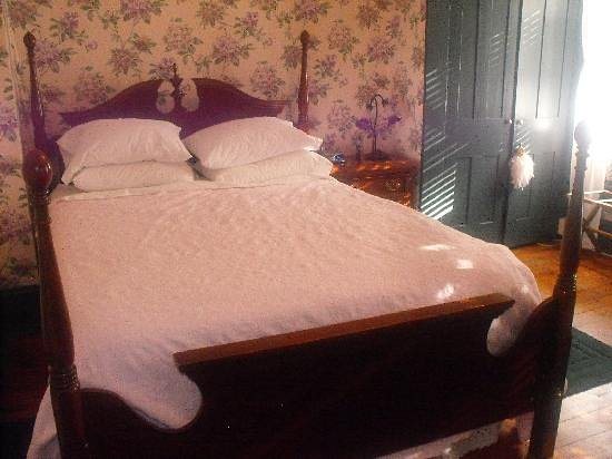 Riffles Runs Bed Breakfast — Guest room