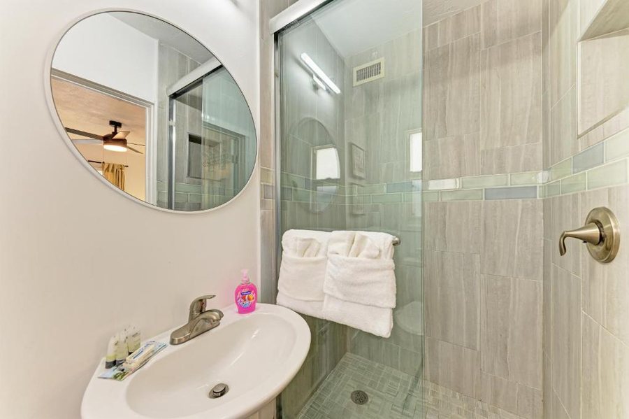 Ringling Beach House — Bathroom