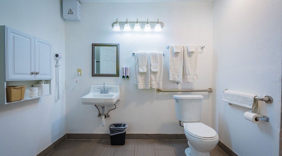 Rio Del Sol Inn Needles — Bathroom