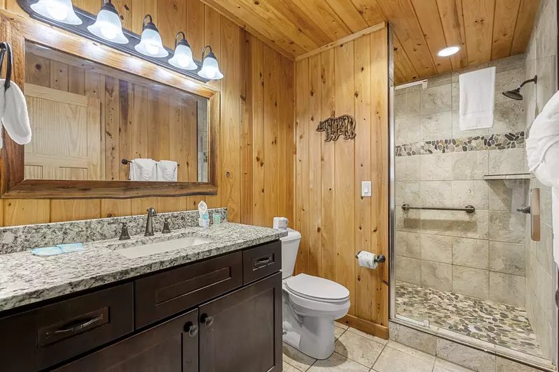 Ripplin Waters RV Campground Cabin Rentals — Bathroom