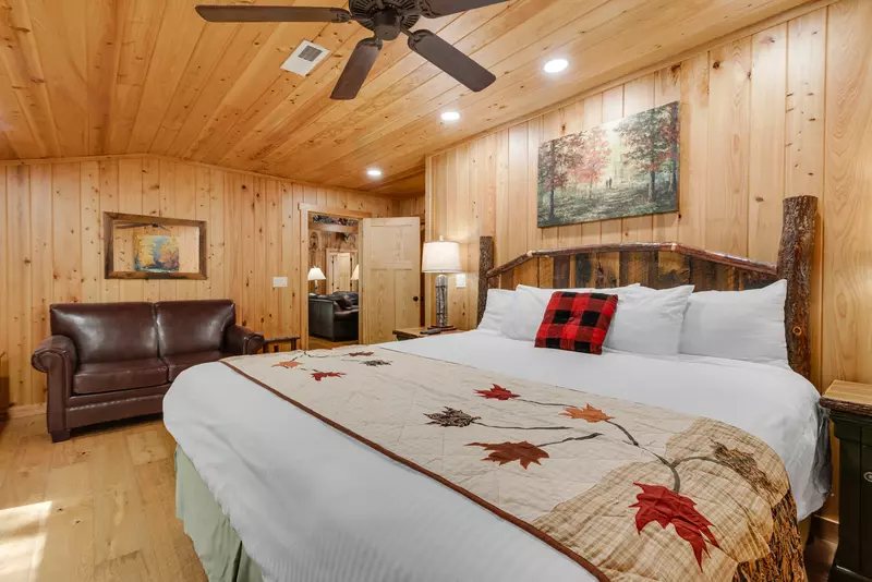 Ripplin Waters RV Campground Cabin Rentals — Guest room