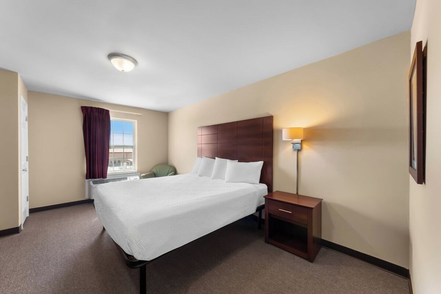 Risewell Kitchen Suites Pleasanton — Guest room