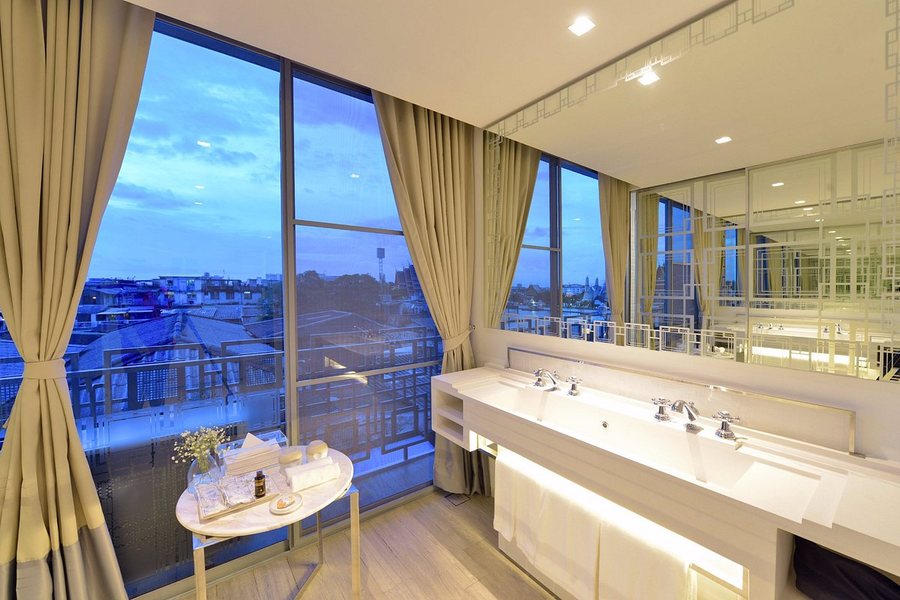 Riva Arun Bangkok — Bathroom