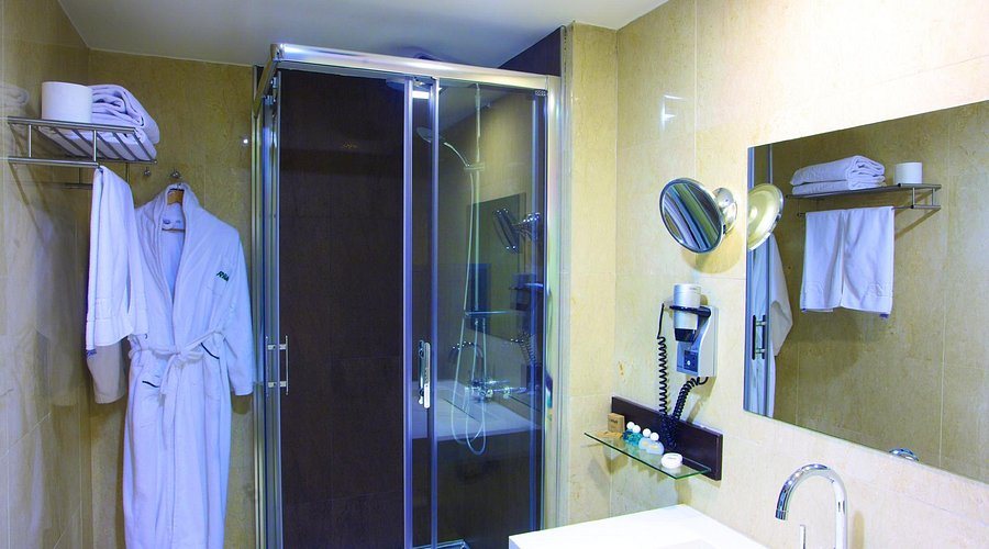 Riva Hotel Istanbul — Bathroom