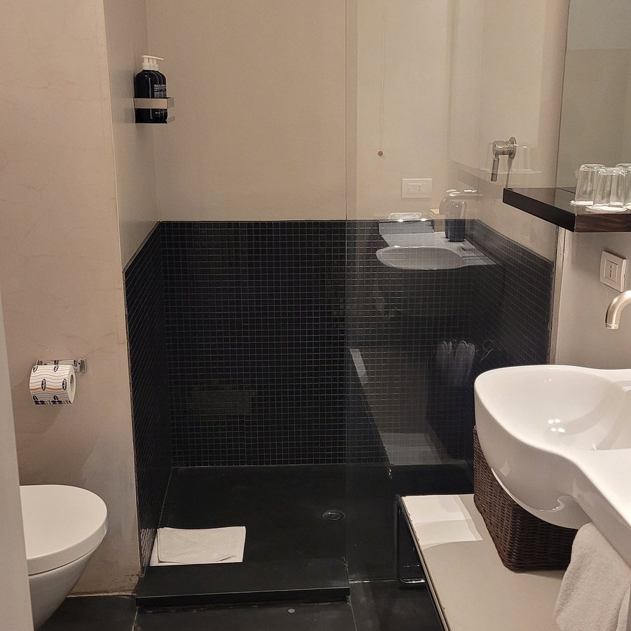 Riva Lofts Florence — Bathroom