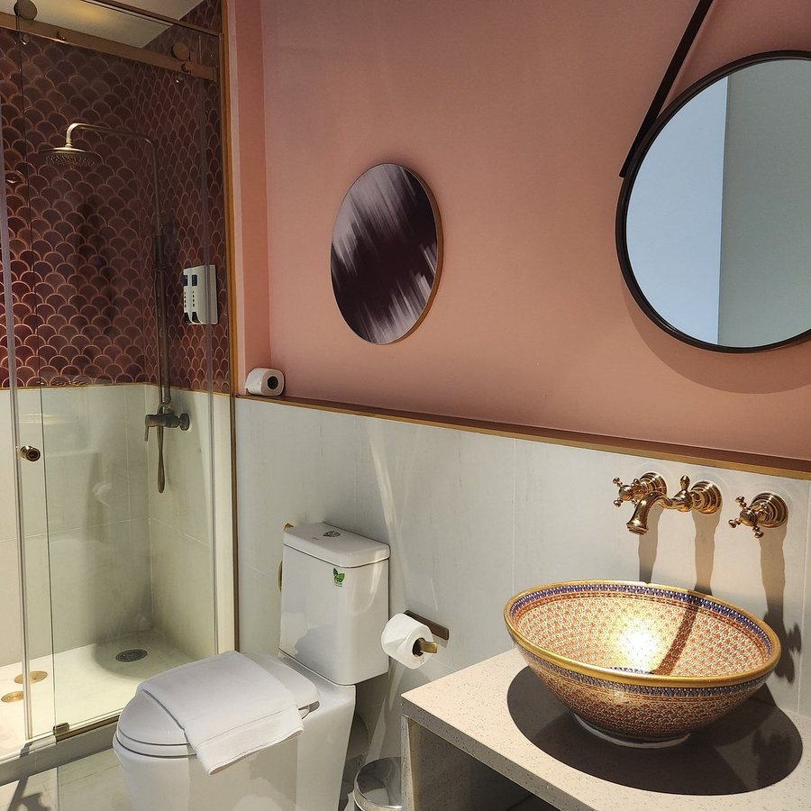 Riva Vibe Hotel Bangkok By PCL — Bathroom