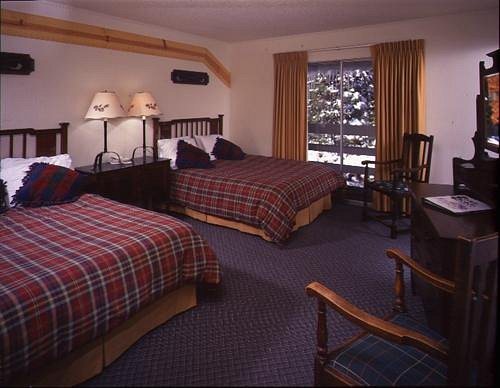 River Ranch Lodge Restaurant — Guest room