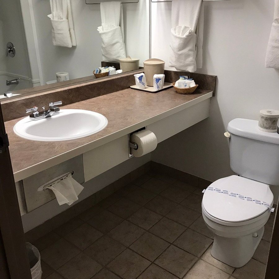 River Ridge Inn — Bathroom