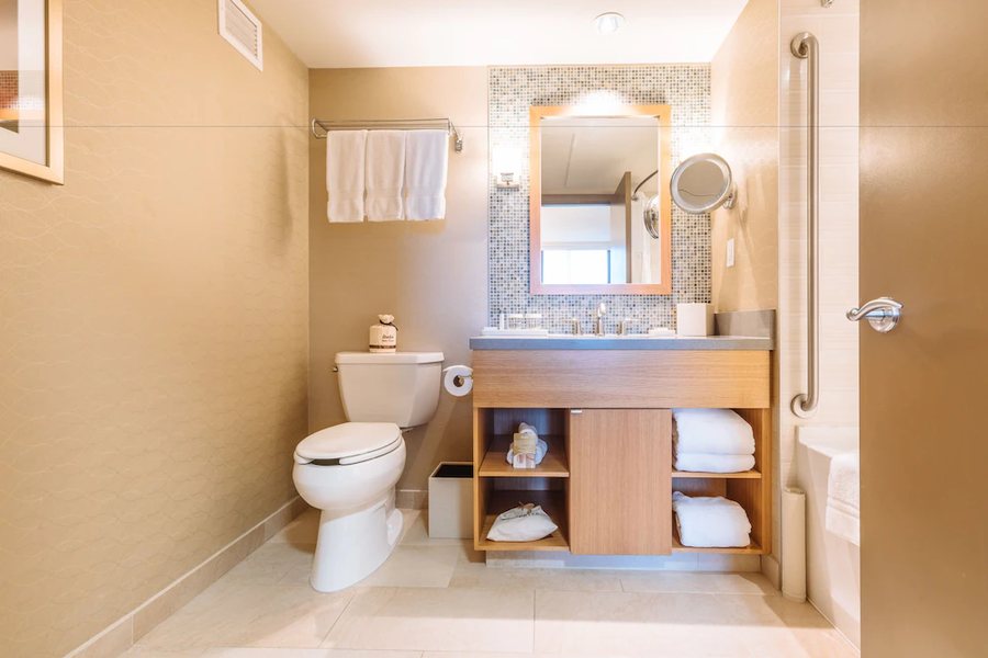 River Rocks Landing — Bathroom