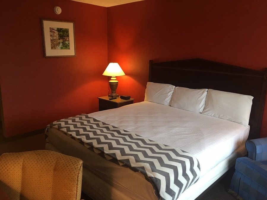 River Rocks Landing — Guest room