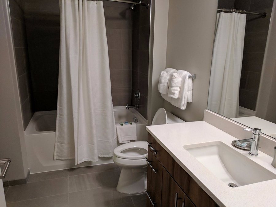 River Run Condominiums — Bathroom