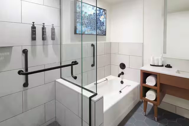 River s Edge Resort — Bathroom
