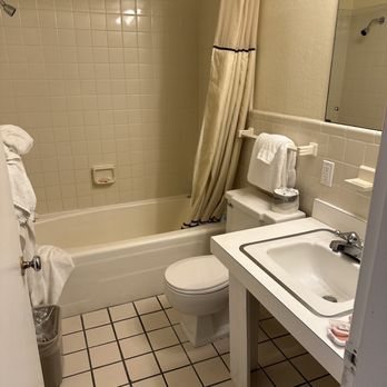 River Terrace Resort and Convention Center — Bathroom