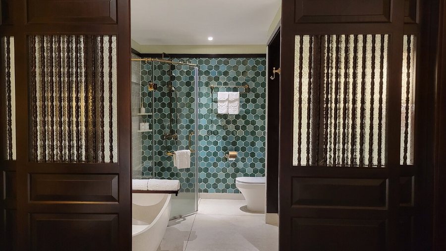 Riverside White House Boutique Hotel — Bathroom