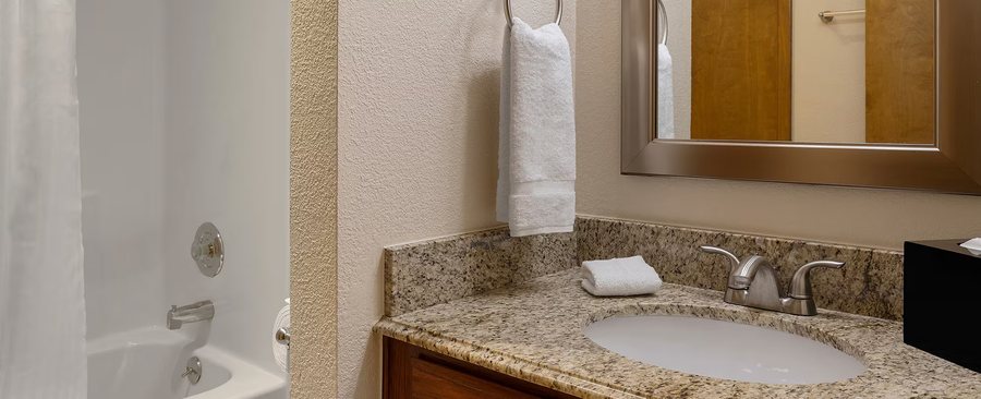 RiverWalk Inn — Bathroom