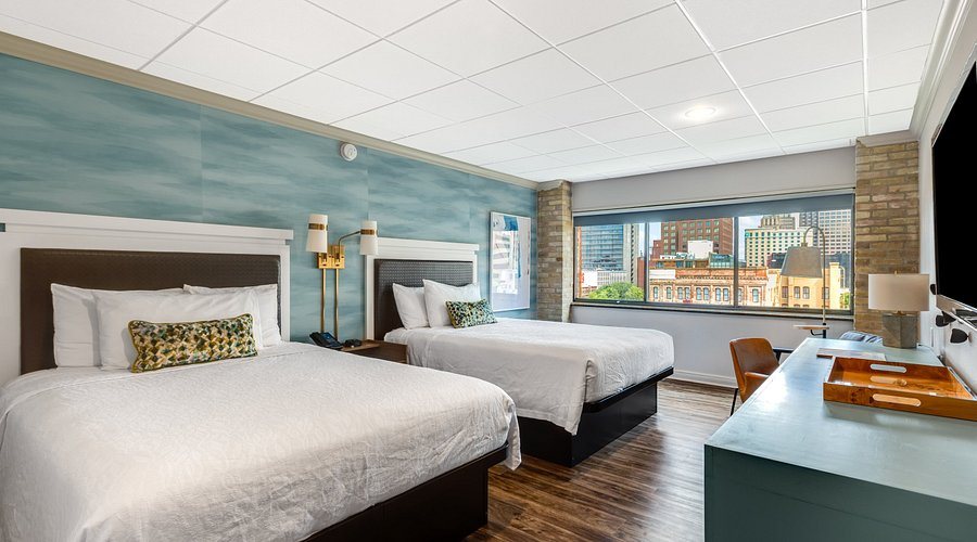 Riverwalk Plaza Hotel San Antonio Texas — Guest room