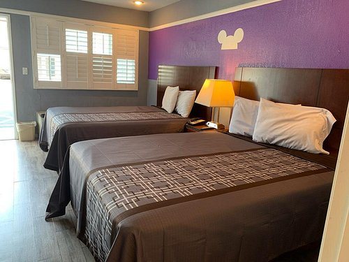 Riviera Motel — Guest room