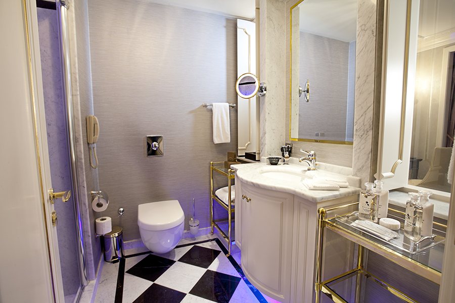 Rixos Pera Istanbul — Bathroom