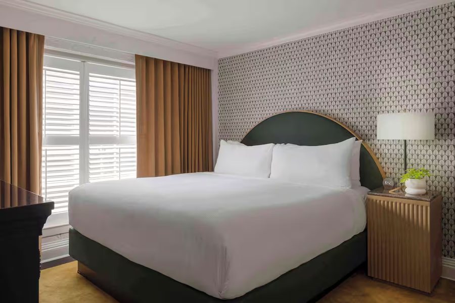 Roami at Bourbon Place — Guest room