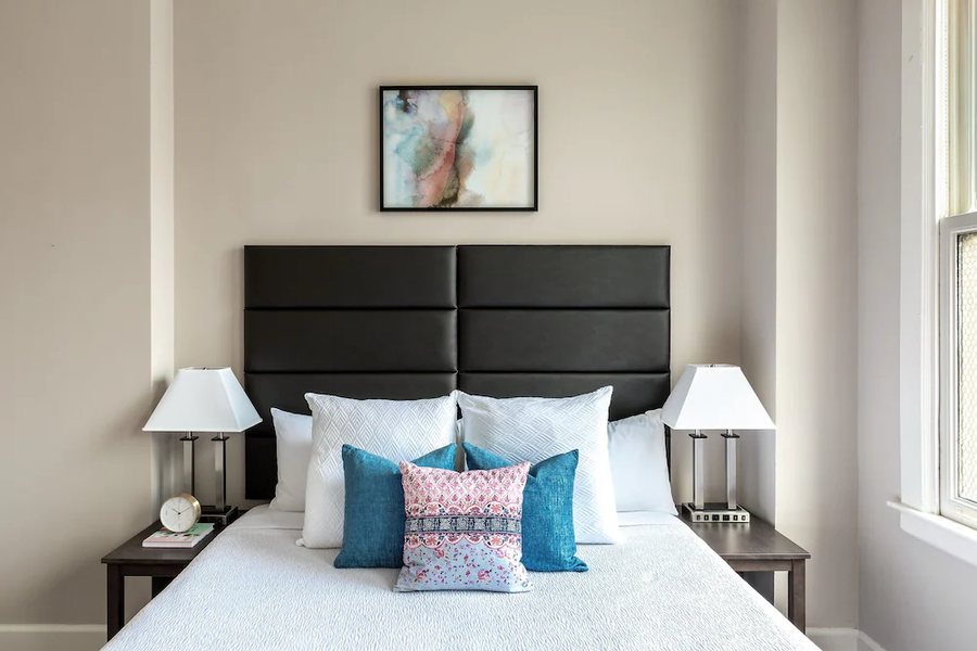 Roami At Hibernia Tower — Guest room