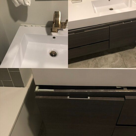 Roami At St Charles — Bathroom