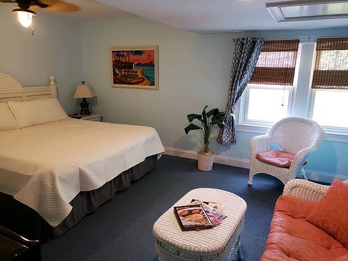 Roanoke Island Inn — Guest room