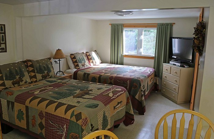 Robie s Cabins — Guest room