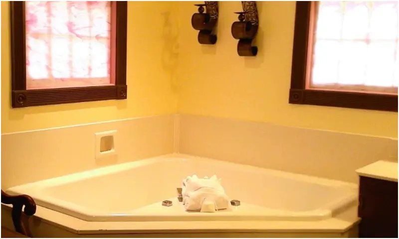 Rock Cottage Gardens Bed Breakfast Inn — Bathroom