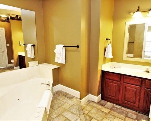 Rock Lane Resort And Marina — Bathroom