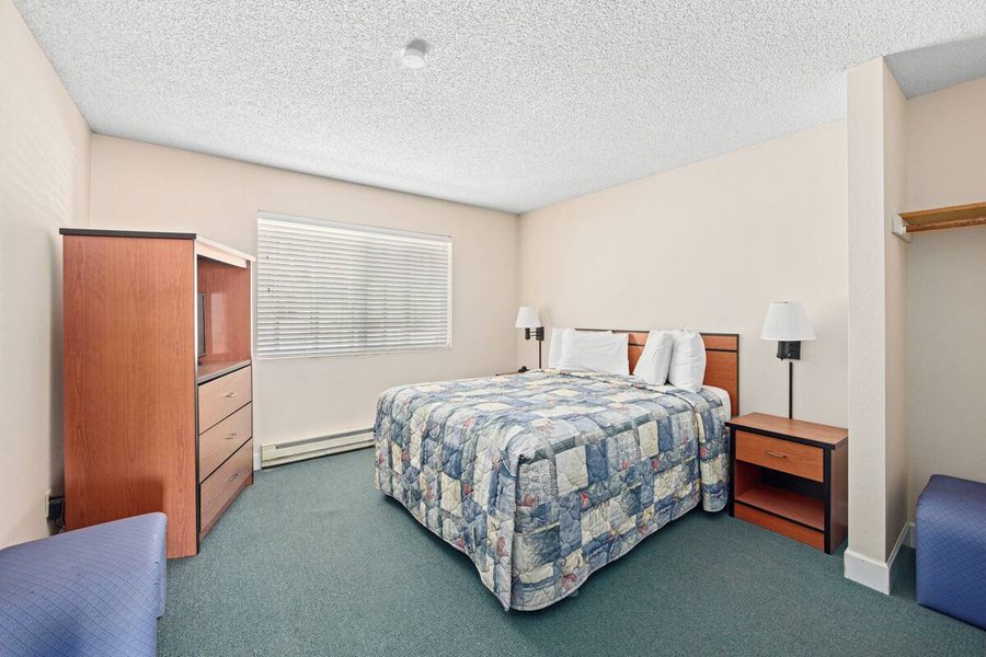 Rockaway Beach Resort — Guest room