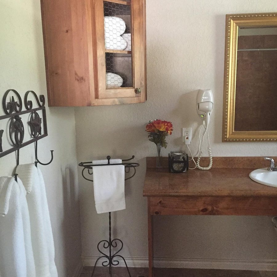 Rockin M Bar Ranch Luxury B B — Bathroom