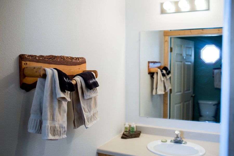 Rocking Z Guest Ranch — Bathroom