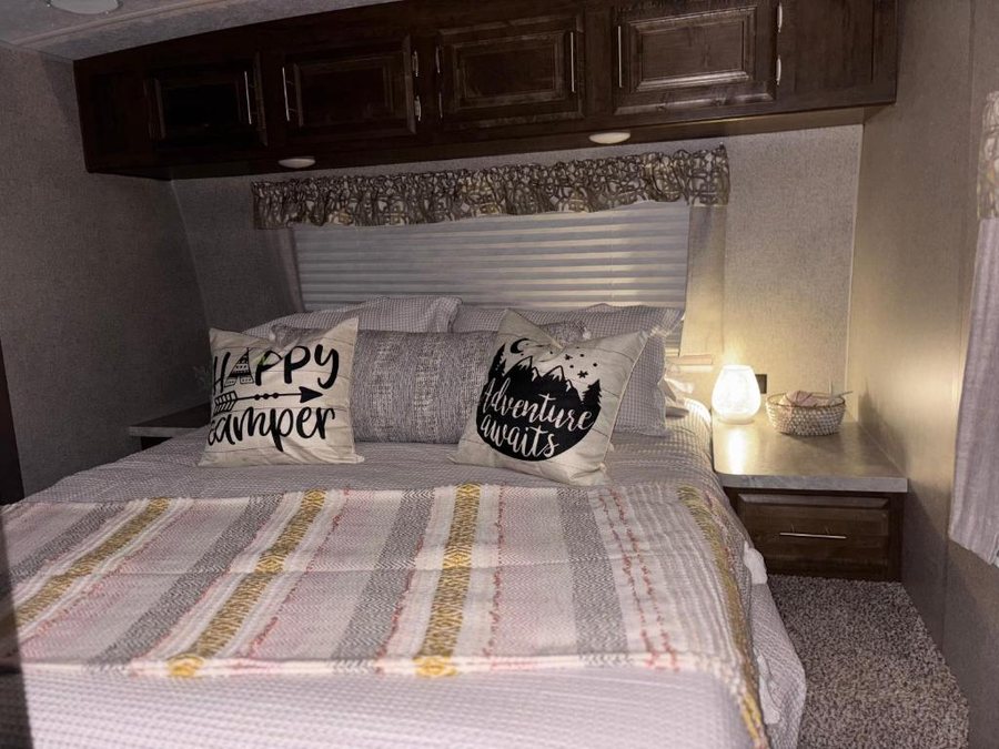 Rockwood Trail House — Guest room