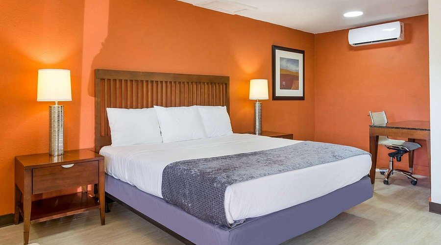 Rodeway Inn — Guest room