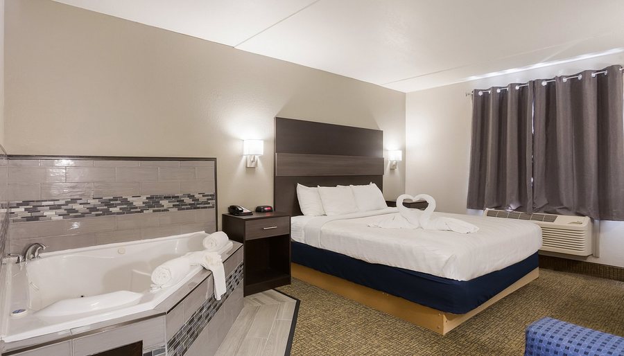 Rodeway Inn Branson Brick House — Guest room