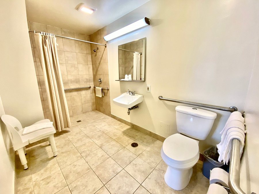 Rodeway Inn Near Melrose Ave Los Angeles California — Bathroom