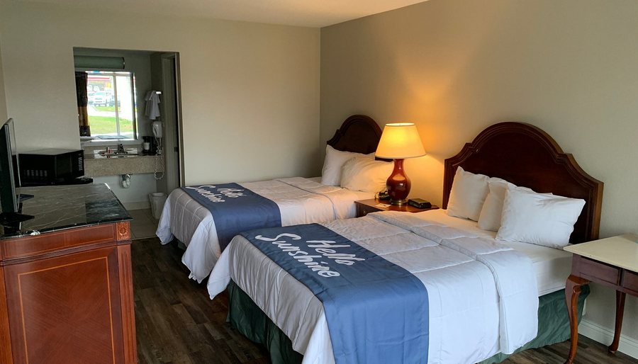 Rodeway Inn Owensboro — Guest room